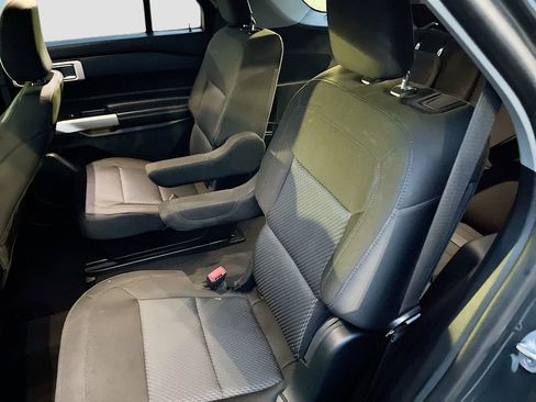 Used 2022 Ford Explorer XLT image 24