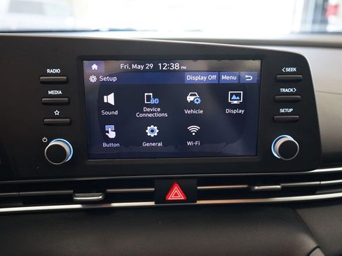 Used 2021 Hyundai Elantra SE FWD image 30