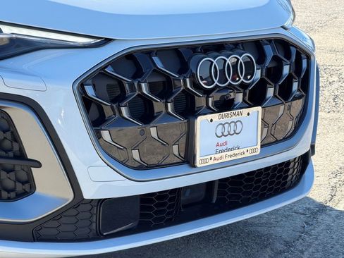 New 2025 Audi Q5 Premium Plus image 2