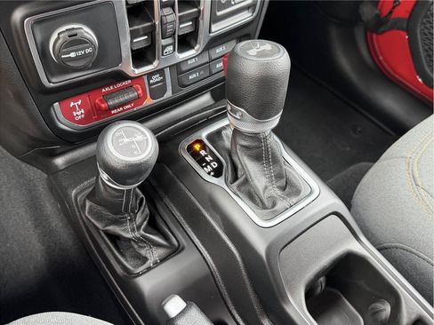 Used 2025 Jeep Wrangler Unlimited Sport S 4xe AWD/4WD image 24