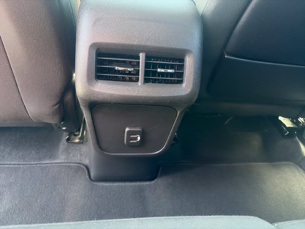 Used 2024 GMC Terrain SLE AWD/4WD image 33