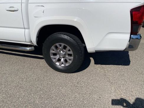 Used 2018 Toyota Tacoma SR5 image 11