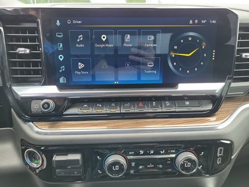 Used 2023 Chevrolet Silverado 1500 LT Trail Boss w/ LT Trail Boss Premium Package AWD/4WD image 19