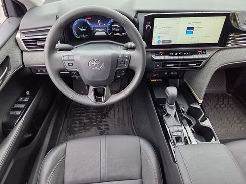 Used 2026 Toyota Camry XLE FWD image 13