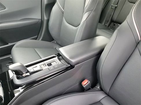 Used 2026 Toyota Prius XLE image 19