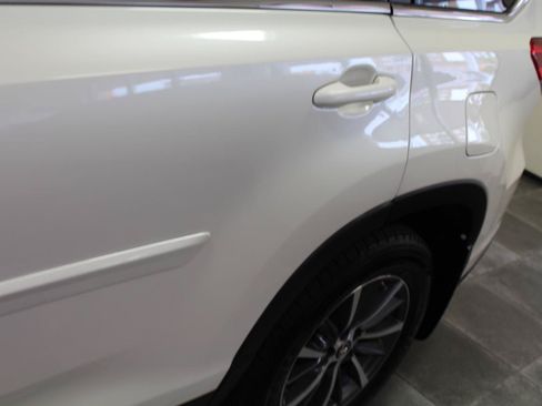 Used 2019 Toyota Highlander XLE AWD/4WD image 40