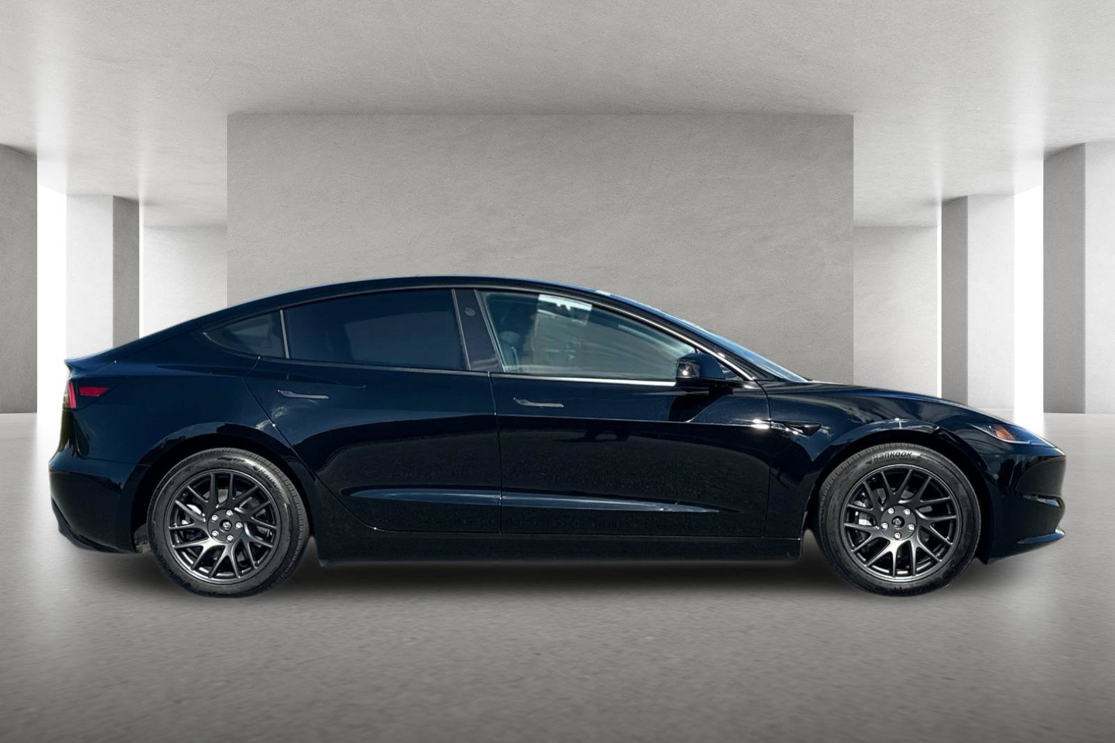 Used 2025 Tesla Model 3 Long Range AWD/4WD image 3