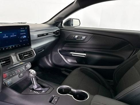 Used 2025 Ford Mustang Coupe RWD image 21