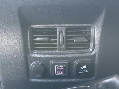 Certified 2021 Nissan Titan SV w/ SV Convenience Package RWD image 16