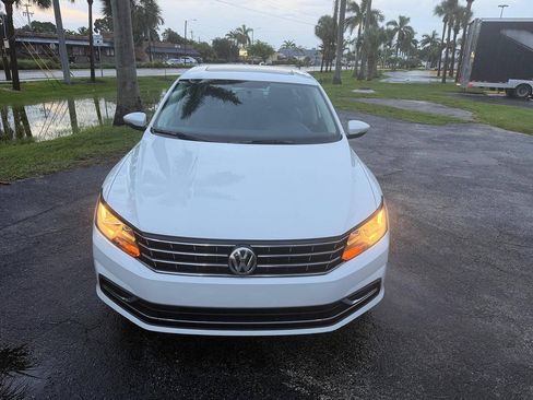Used 2016 Volkswagen Passat 1.8T SE FWD image 10