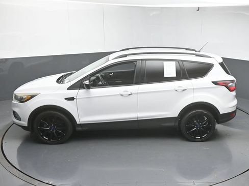 Used 2017 Ford Escape SE w/ Equipment Group 201A FWD image 43