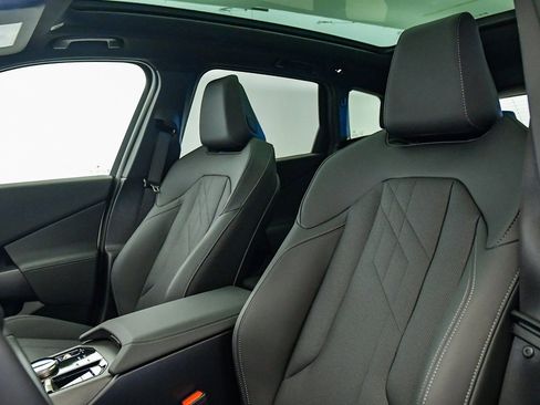 Used 2025 BMW X3 xDrive30i w/ Convenience Package image 17