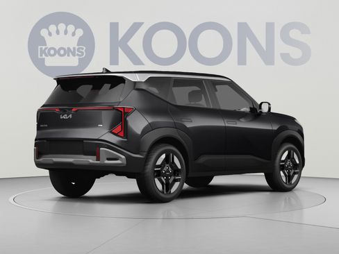 New 2027 Kia Seltos LX FWD image 4