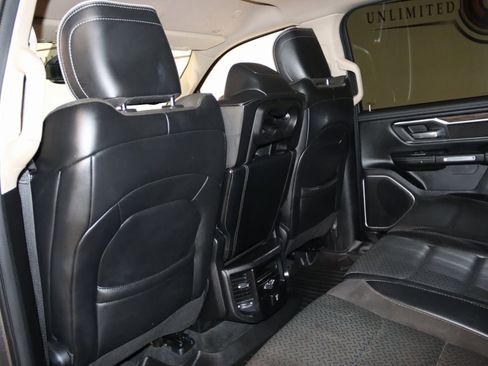 Used 2019 RAM 1500 Laramie image 50