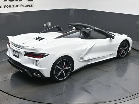 Used 2021 Chevrolet Corvette Stingray Premium Conv w/ Z51 Performance Package RWD image 39