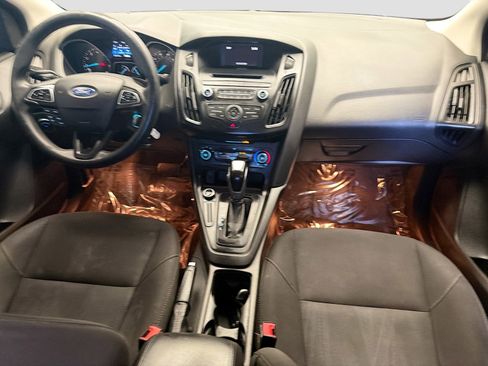 Used 2016 Ford Focus SE FWD image 12
