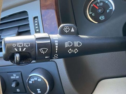 Used 2014 Chevrolet Suburban LTZ image 24