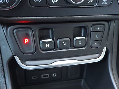 Used 2020 GMC Terrain SLT AWD/4WD image 23