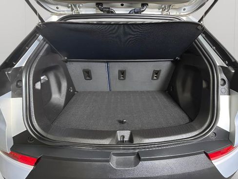 Used 2023 Chevrolet Bolt EUV Premier FWD image 28