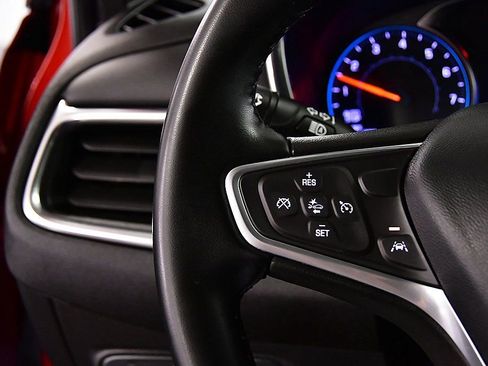 Used 2023 Chevrolet Equinox LT image 19