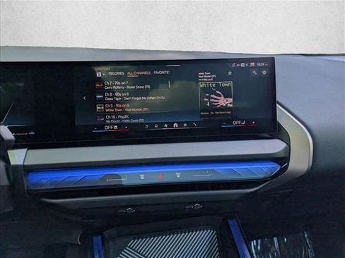 Used 2025 BMW 330i Sedan w/ Convenience Package image 15