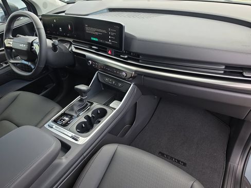New 2027 Kia Carnival SX Prestige FWD image 11