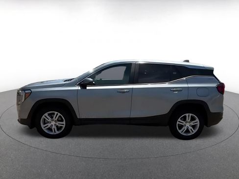Used 2024 GMC Terrain SLE FWD image 9