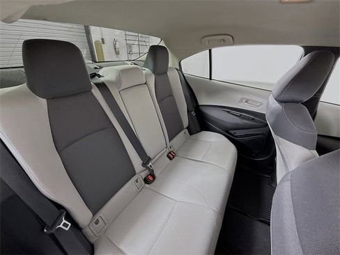 Used 2022 Toyota Corolla LE image 26