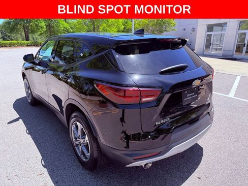Used 2023 Chevrolet Blazer LT w/ Driver Confidence Package FWD image 4