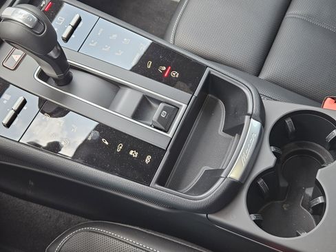 Certified 2026 Porsche Macan GTS image 20