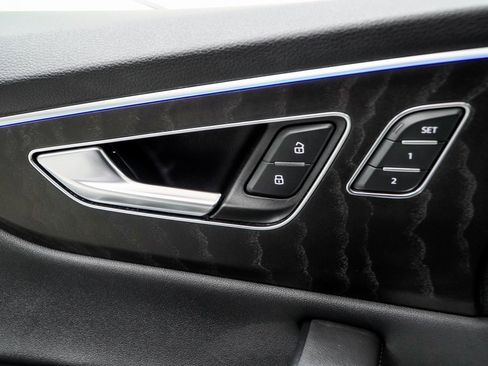 Used 2023 Audi Q8 Prestige image 45