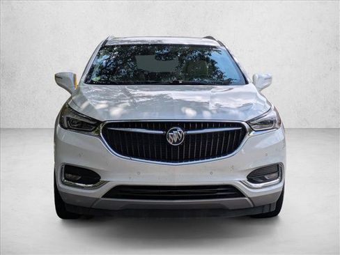 Used 2018 Buick Enclave Premium w/ Experience Buick Package FWD image 2