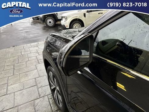 Used 2022 Volkswagen Taos SE image 12