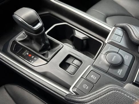 Used 2025 Toyota Grand Highlander AWD image 28