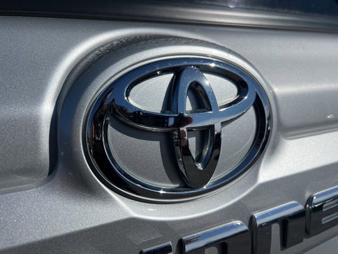 Used 2022 Toyota 4Runner SR5 Premium image 29