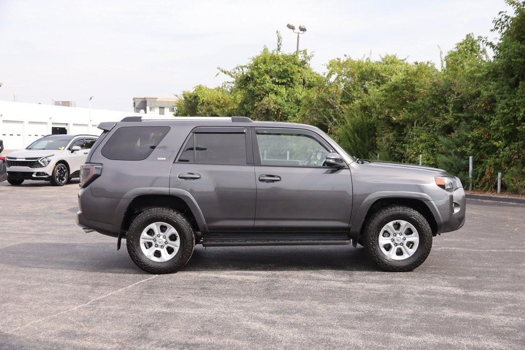 Used 2022 Toyota 4Runner SR5 Premium AWD/4WD image 5