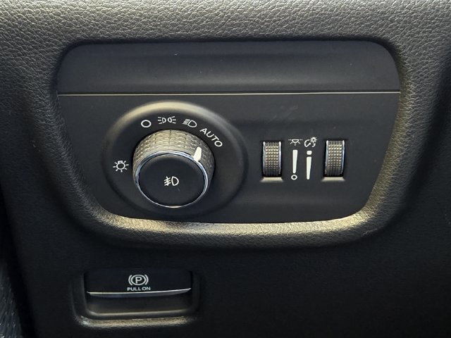 New 2027 Jeep Grand Cherokee Limited AWD/4WD image 16