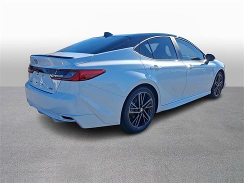 Used 2025 Toyota Camry XSE image 4