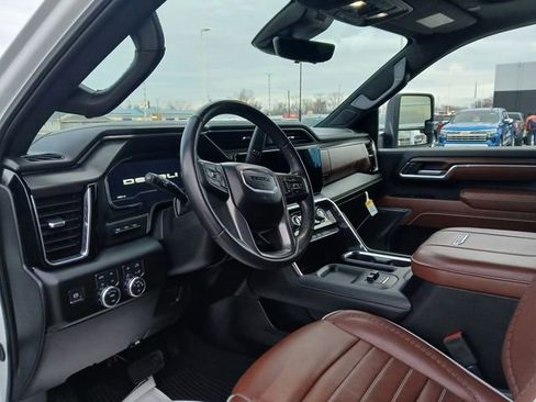 Used 2024 GMC Sierra 2500 Denali Ultimate image 9