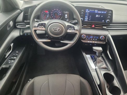 Used 2022 Hyundai Elantra SEL FWD image 22