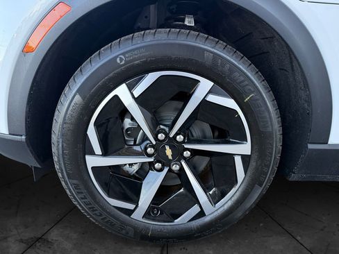 New 2026 Chevrolet Equinox EV LT image 14