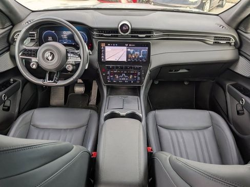 Used 2023 Maserati Grecale Modena image 13