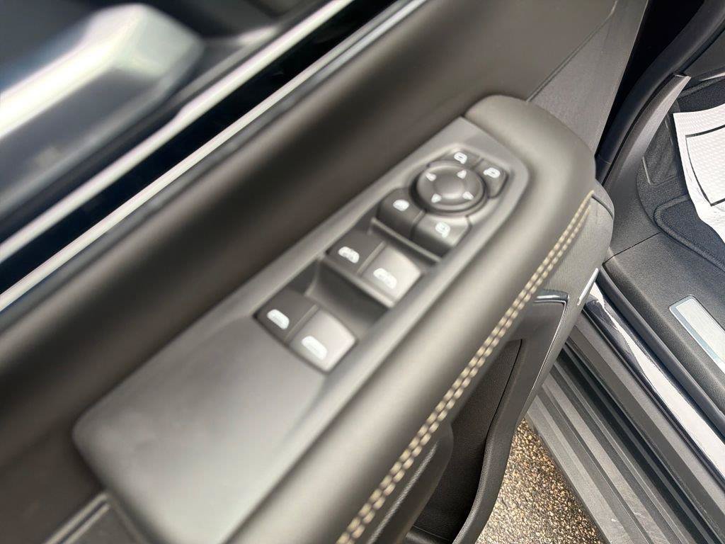 New 2026 GMC Yukon XL Elevation AWD/4WD image 15