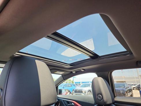 New 2025 Chevrolet Equinox EV RS w/ Convenience Package II image 24