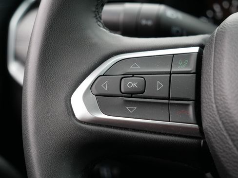 Certified 2024 Jeep Compass Latitude image 28