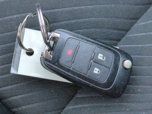 Used 2014 Buick Encore FWD image 33