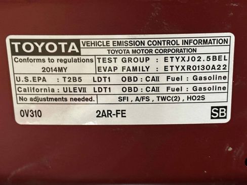 Used 2014 Toyota RAV4 Limited w/ Technology Package AWD/4WD image 36