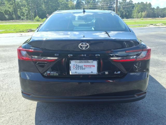 Used 2025 Toyota Camry LE w/ Convenience Package FWD image 2