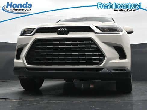Used 2024 Toyota Grand Highlander FWD image 33