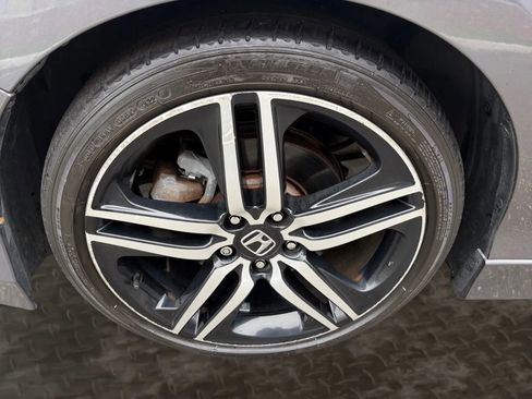 Used 2017 Honda Accord Sport image 31